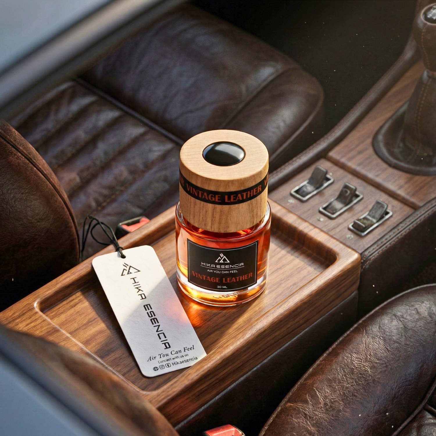 Vintage Leather Luxurious Car Perfume Spray with Hanging Card